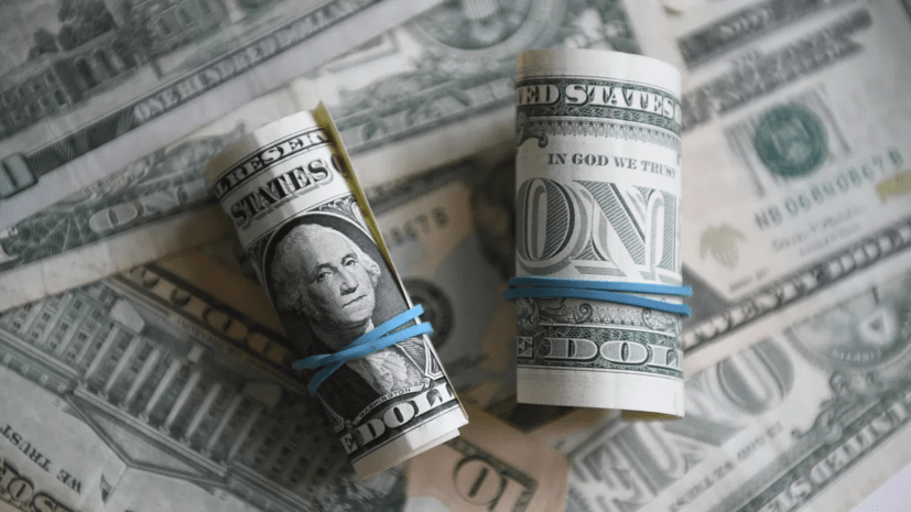 Курс доллара на Мосбирже поднялся до 90 рублей