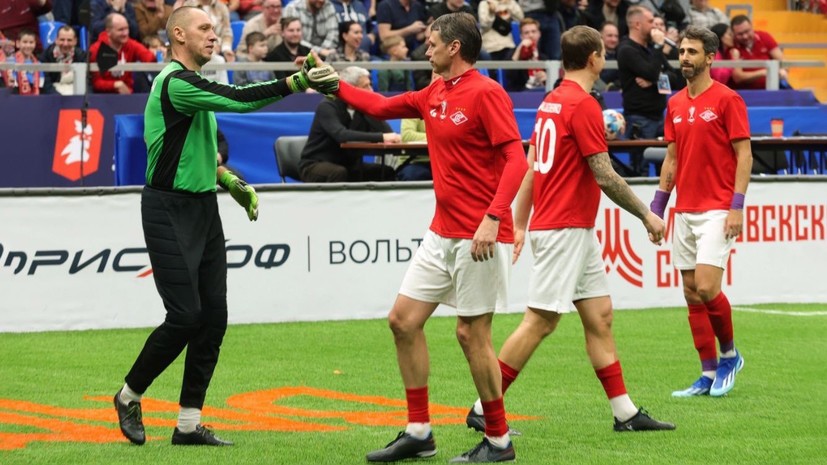 Забил даже Филимонов: ветераны «Спартака» в упорной борьбе одолели сборную мира и выиграли 16-й Кубок легенд