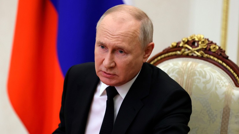 Путин: промышленность в России уверенно развивается, несмотря на давление извне