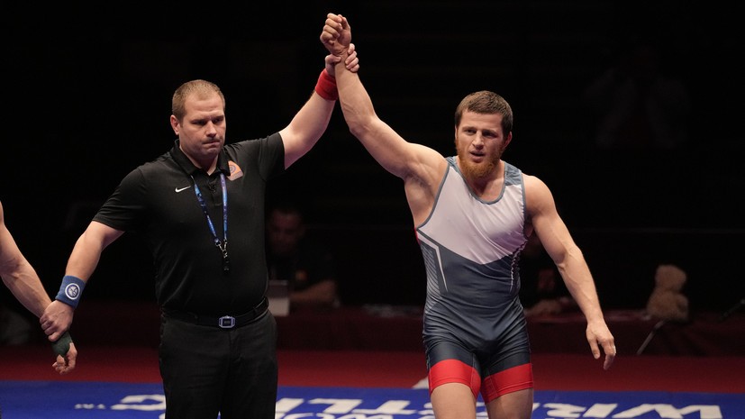 «Радостно, когда появляются такие новые имена»: российские борцы завоевали 14 медалей на чемпионате Европы
