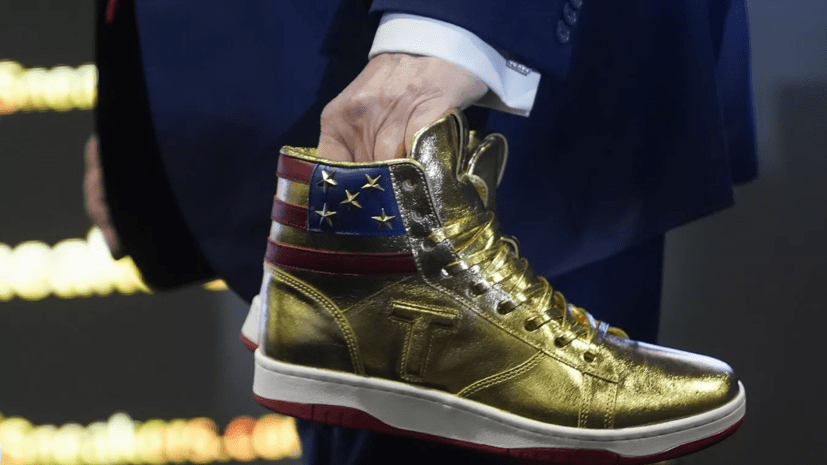 Запущенную Трампом лимитированную линейку кроссовок по $399 раскупили