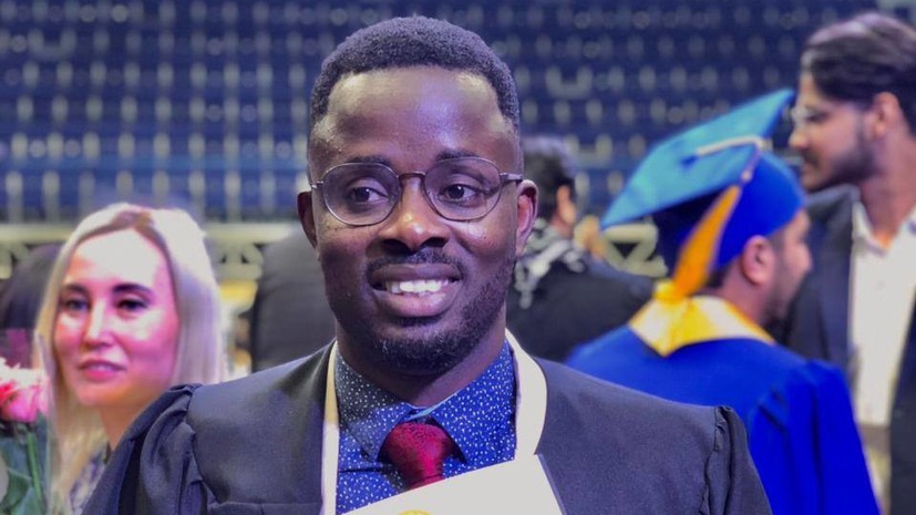 «Спасать — это нормально»: нигериец переехал в Россию, чтобы стать онкологом