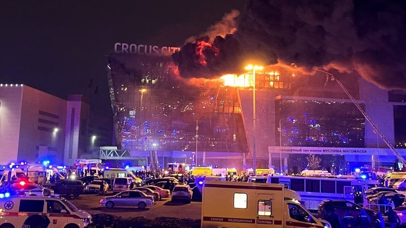 Обрушение кровли началось в районе сцены «Крокус Сити Холла» 