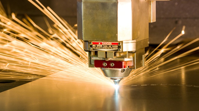 Выбор нейросети: российские учёные обучили ИИ подбирать эффективную защиту для глаз от лазерного излучения