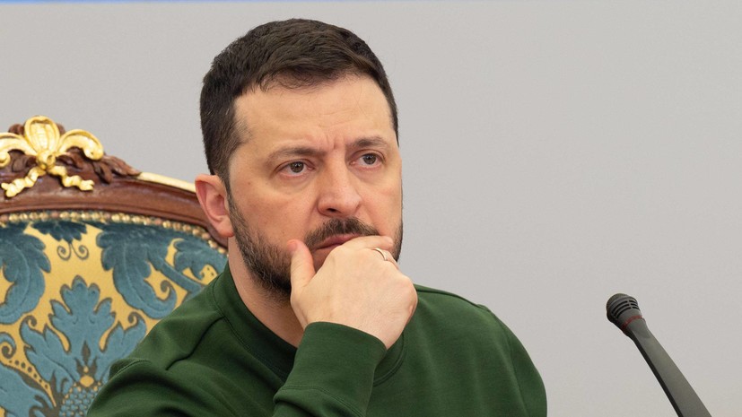 АТ: Зеленского могут эвакуировать из Киева из-за обвала фронта