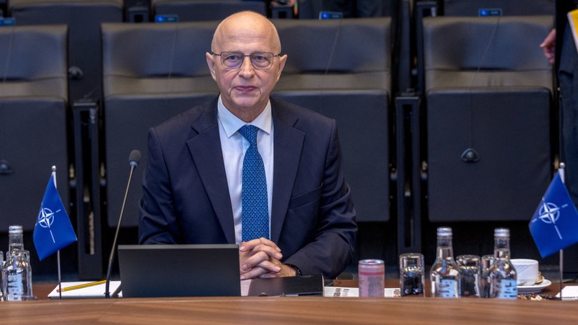 Замгенсека НАТО: альянс не видит угрозы того, что Россия применит ядерное оружие