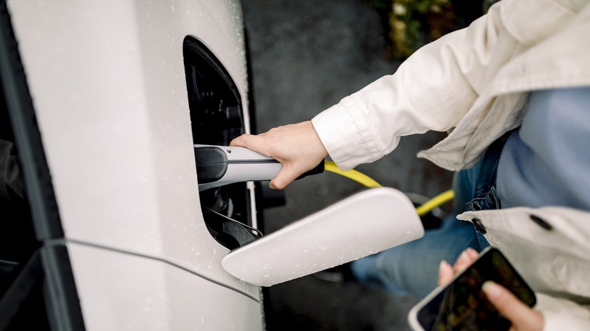 Россиянам дали советы, как спланировать путешествие на электромобиле