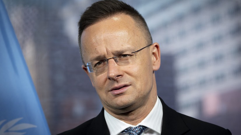 Сийярто сообщил, что обсудил с Лавровым ситуацию на Ближнем Востоке