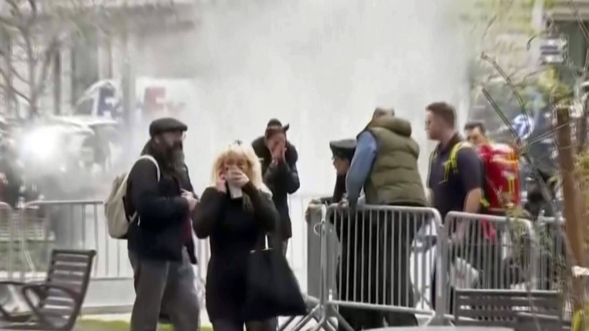 В США умер мужчина, устроивший акцию возле суда, где идёт процесс над Трампом