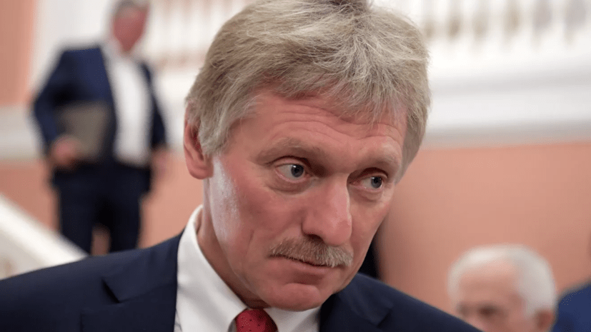 Песков: Путин всегда требует от представителей власти корректных выражений