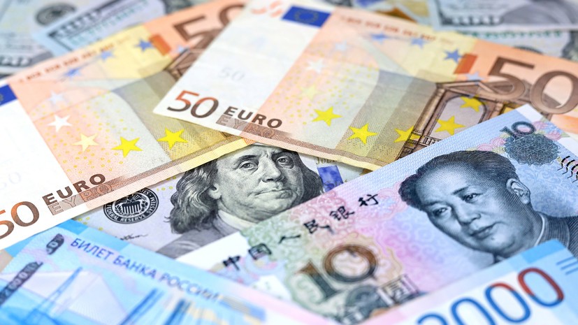 С оглядкой на нефть, действия бизнеса и Центробанка: как могут измениться валютные курсы в апреле