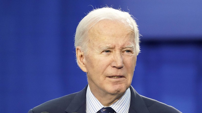 Байден продлил на год запрет на приём в портах США связанных с Россией судов