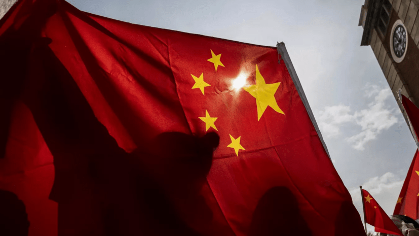 Китай запустил зонд для доставки грунта с обратной стороны Луны