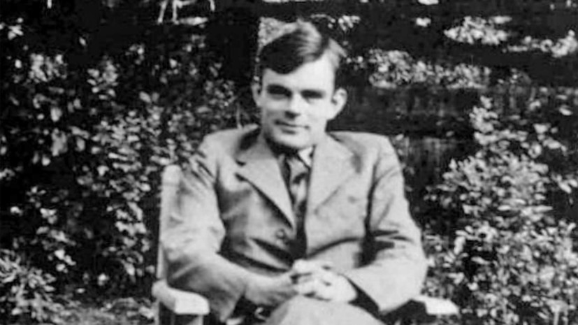 «Он был не одинок в своей мечте о «мыслящих машинах»: специалист — о наследии гениального математика Алана Тьюринга