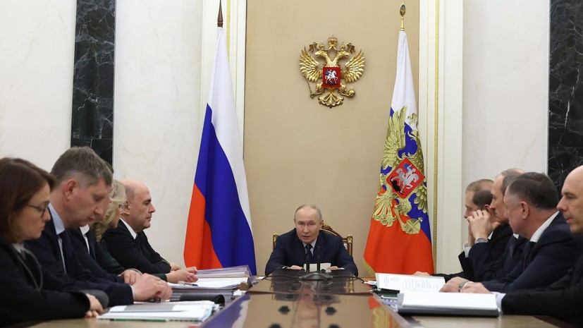 «Важна предсказуемая динамика цен»: Путин допустил снижение инфляции в России до 5% к концу 2026 года