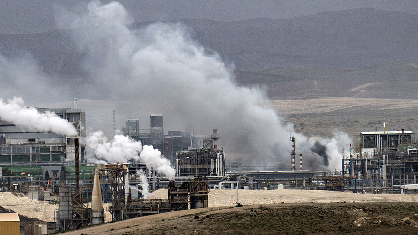 Удары по израильскому НПЗ, выход Ирана из ДНЯО и платный Ормузский пролив: как развиваются события на Ближнем Востоке