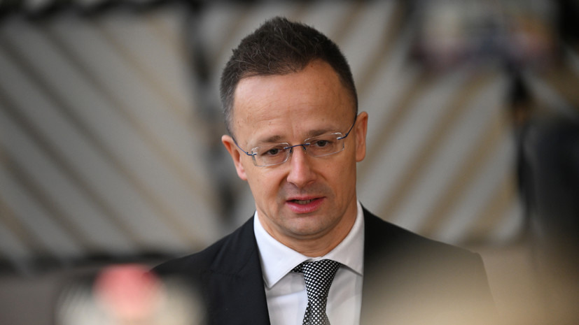 Сийярто: Киев не может придумать объяснение перевозки наличной валюты