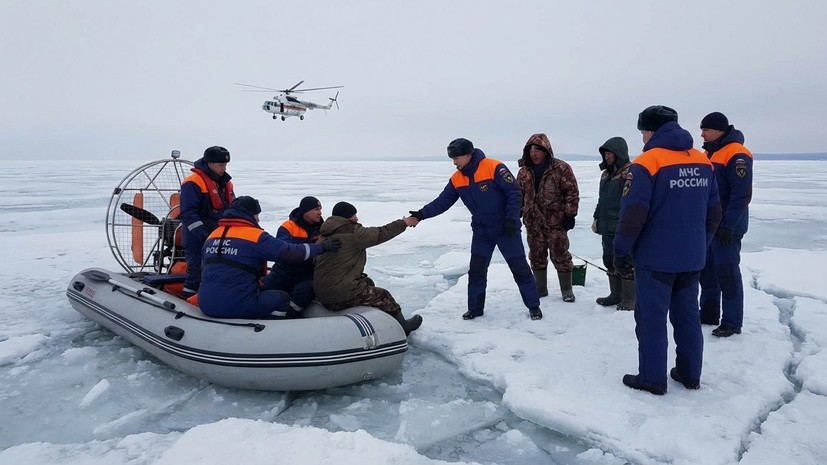 В Петербурге шестерых рыболовов эвакуировали со льда в Финском заливе