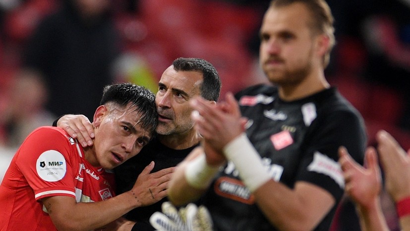 Парадокс Карседо: «Спартак» пропускает пачками и раздражает болельщиков, но побеждает и гонится за лидерами