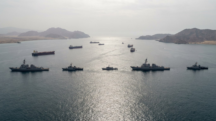 Бессент: США ожидают естественного восстановления движения в Ормузском проливе