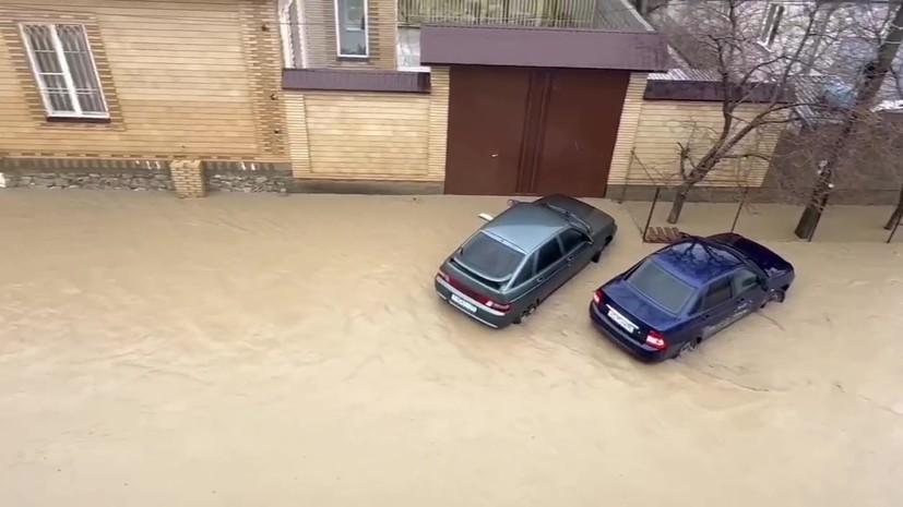 Меликов назвал Махачкалу и Хасавюрт зонами наибольших подтоплений