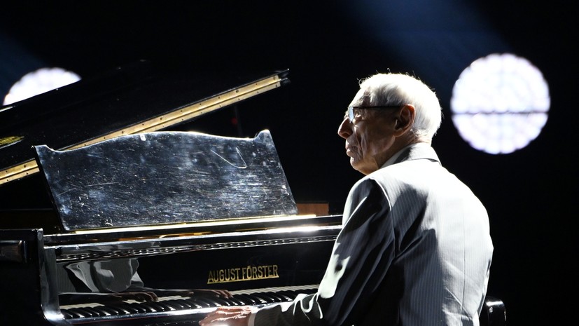 «Мимо плывут столетья»: пять хитов Александра Зацепина