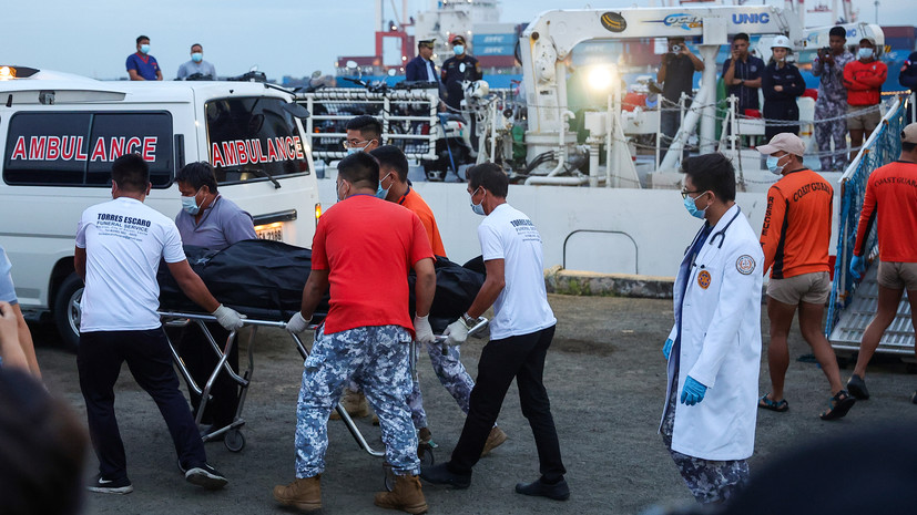 Не менее 15 погибших, десятки пропавших без вести: что известно о крушении парома на Филиппинах