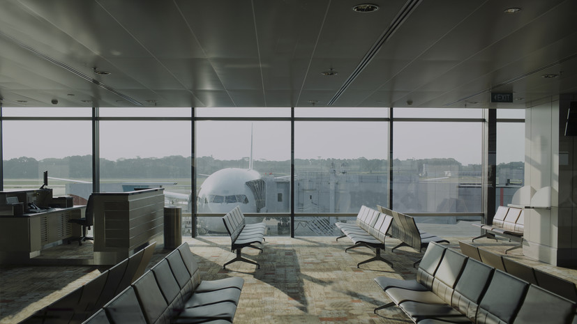 Bloomberg: авиакомпании начали сокращать рейсы из-за цен на топливо