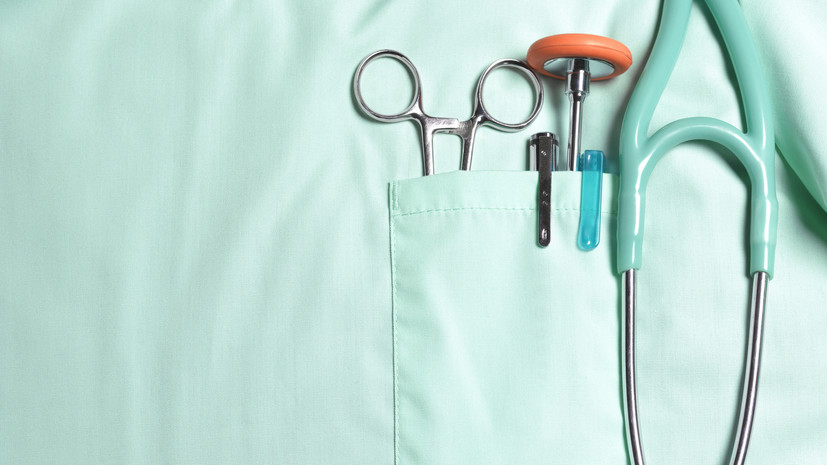 В Омске скончался детский врач, парализованный после приступа в Таиланде