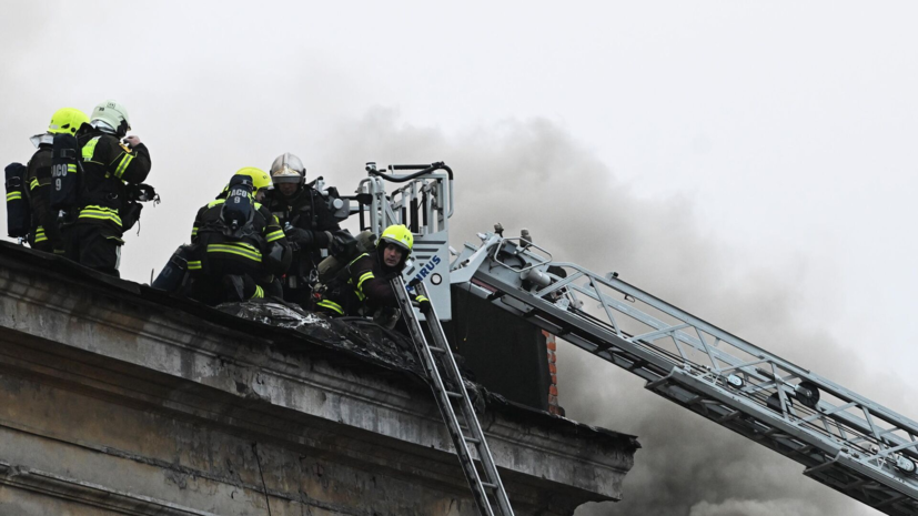 Пожару на севере Москвы присвоили высший ранг сложности