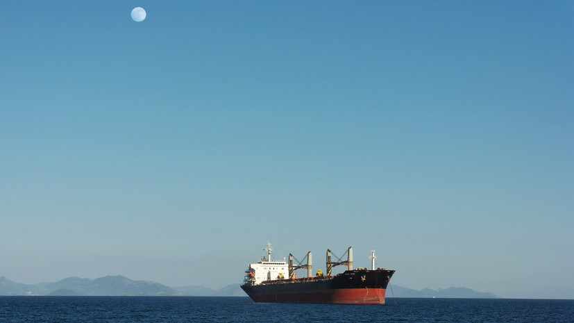 Иран сделал исключение для России по взиманию пошлин за проход через Ормуз