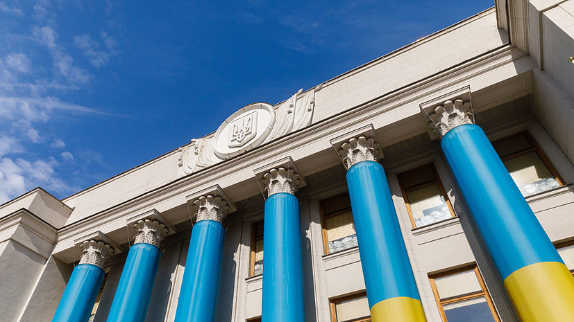 На Украине на 90 дней продлили действие военного положения