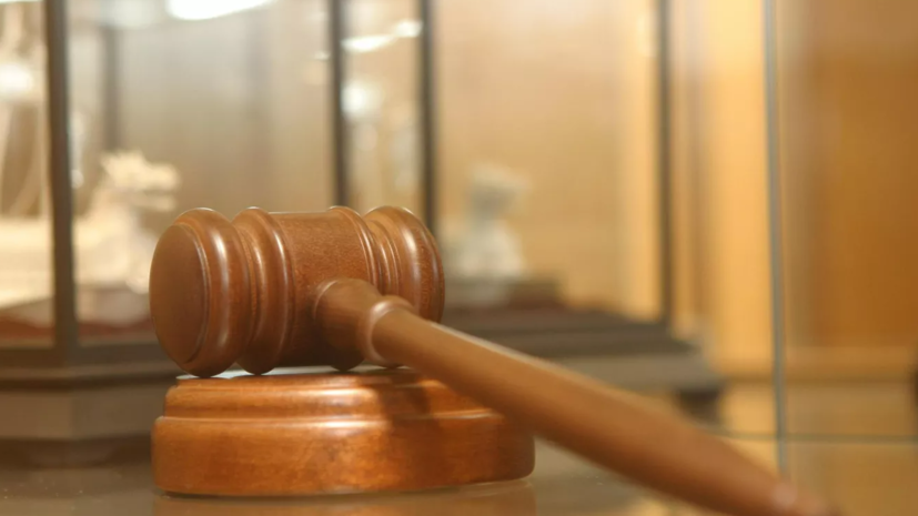 Суд в Уфе продлил домашний арест напавшему на учителя и одноклассников подростку