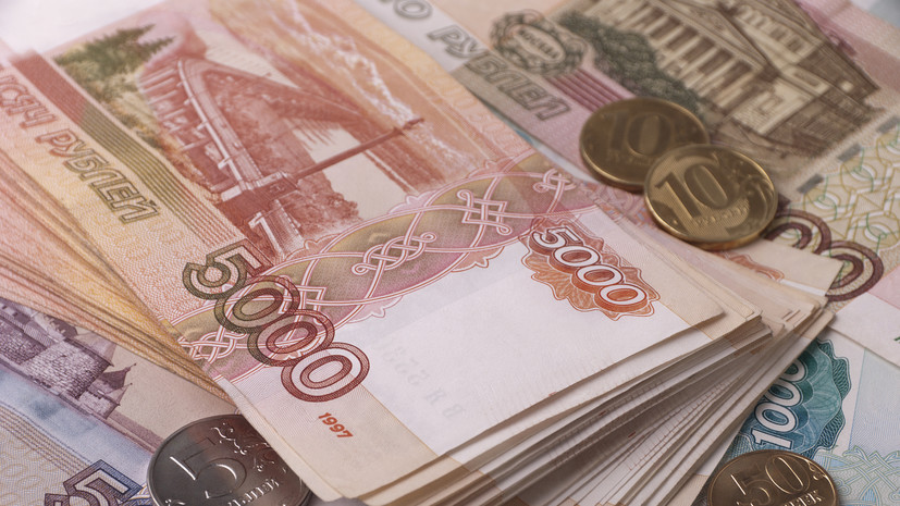 Россиянам разъяснили, как часто работодатель может повышать зарплату работнику