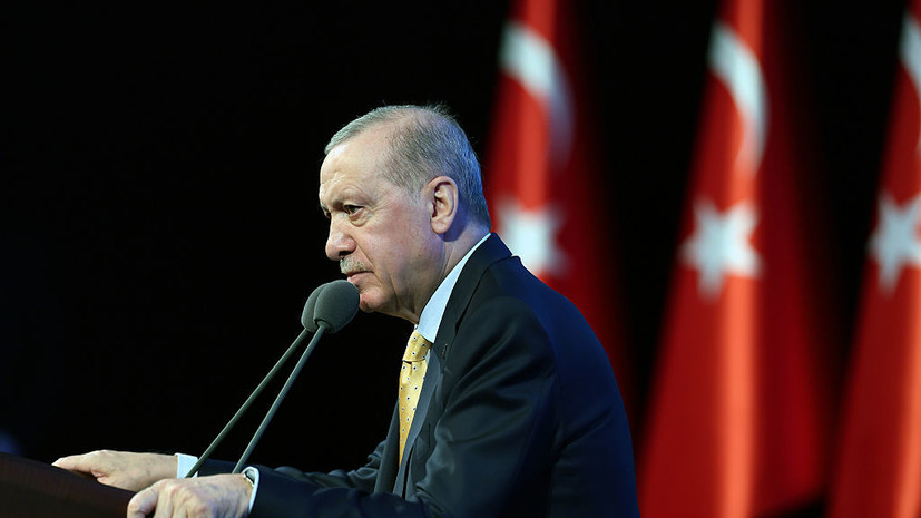 Эрдоган напомнил Зеленскому о важности безопасного судоходства в Чёрном море