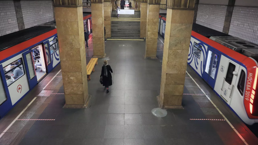 На центральном участке красной ветки метро Москвы увеличены интервалы движения