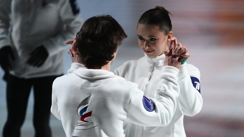 Дружба с известным певцом и роман с хоккеистом старше на 13 лет: что известно о личной жизни Валиевой