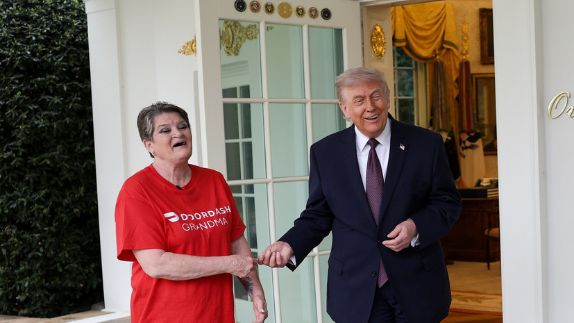 Курьер DoorDash на пресс-конференции с Трампом пошутила о налогах на чаевые