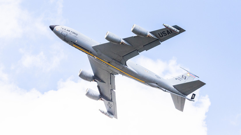 Самолёт-заправщик ВВС США подал сигнал бедствия неподалёку от острова Крит