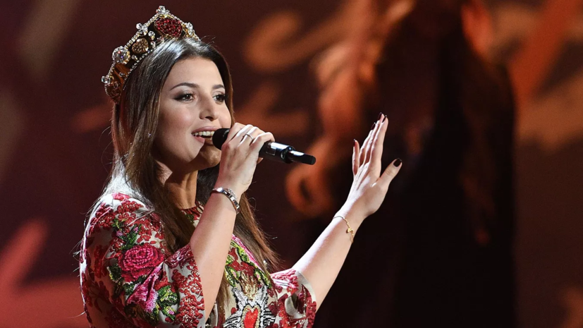 Жасмин оплатит реабилитацию детей женщины из Дагестана, дочь которой спас местный житель