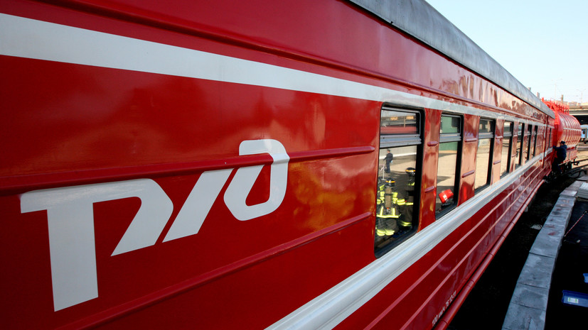 В Туапсе задействовали пожарные поезда для тушения возгорания в терминале