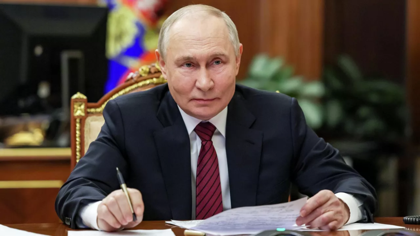 Путин поручил принять меры по поддержке биотехнологического приборостроения