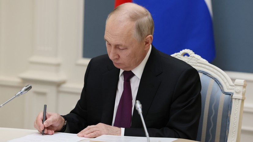 Путин присвоил Маклакову звание заслуженного артиста России