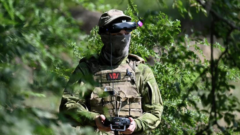 Белоусову рассказали о росте числа расчётов операторов БПЛА «Востока»