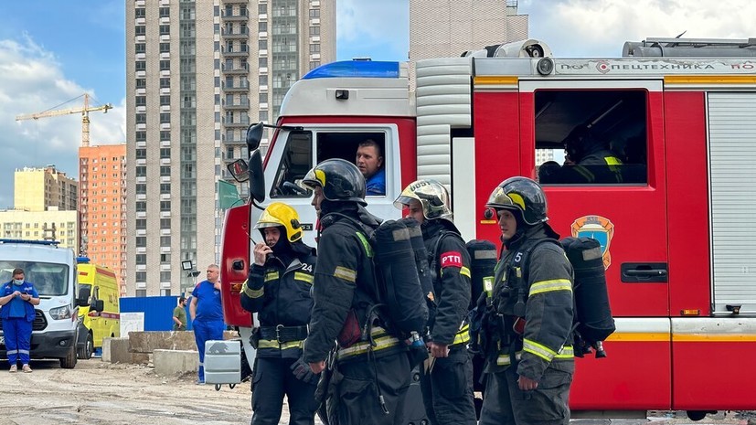 В Москве на площади 1,5 тысячи квадратов горят павильоны на рынке «Тополёк»