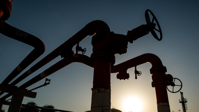 Bloomberg: добыча нефти в странах ОПЕК в апреле снизилась до уровня 1990 года