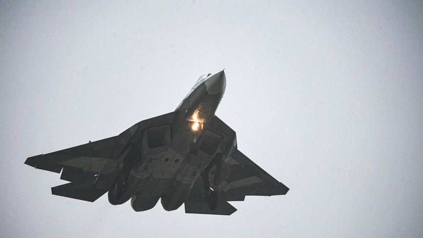 Состоялся первый полёт прототипа двухместного истребителя Су-57