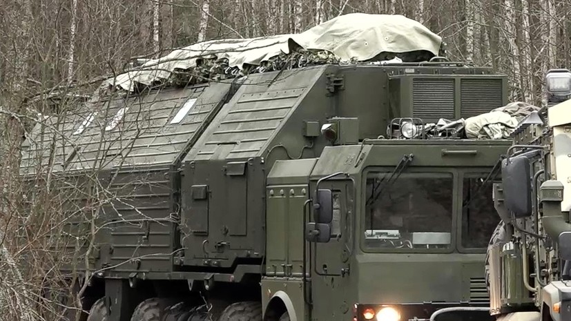 «В ответ на террористические атаки»: ВС РФ ударили «Орешником» по объектам военного управления Украины