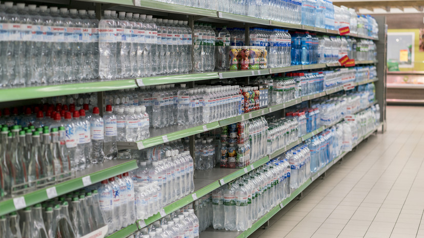 Юрист Палюлин: вскрытие бутылки воды в магазине до оплаты не запрещается