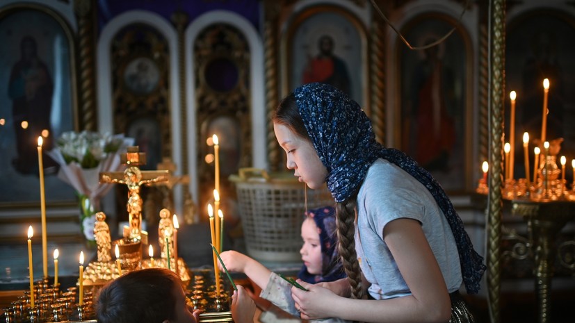 Священник Береговой: даже в жару одежда для храма должна закрывать ноги и руки